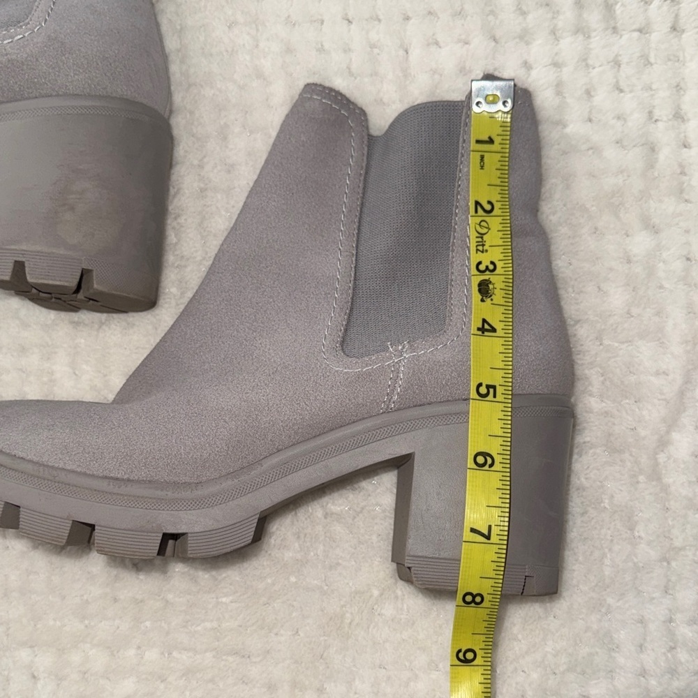 ✨ EUC Splendid Gray Suede Chelsea Ankle Boots – Women’s Size 7 ✨ - Picture 5 of 10